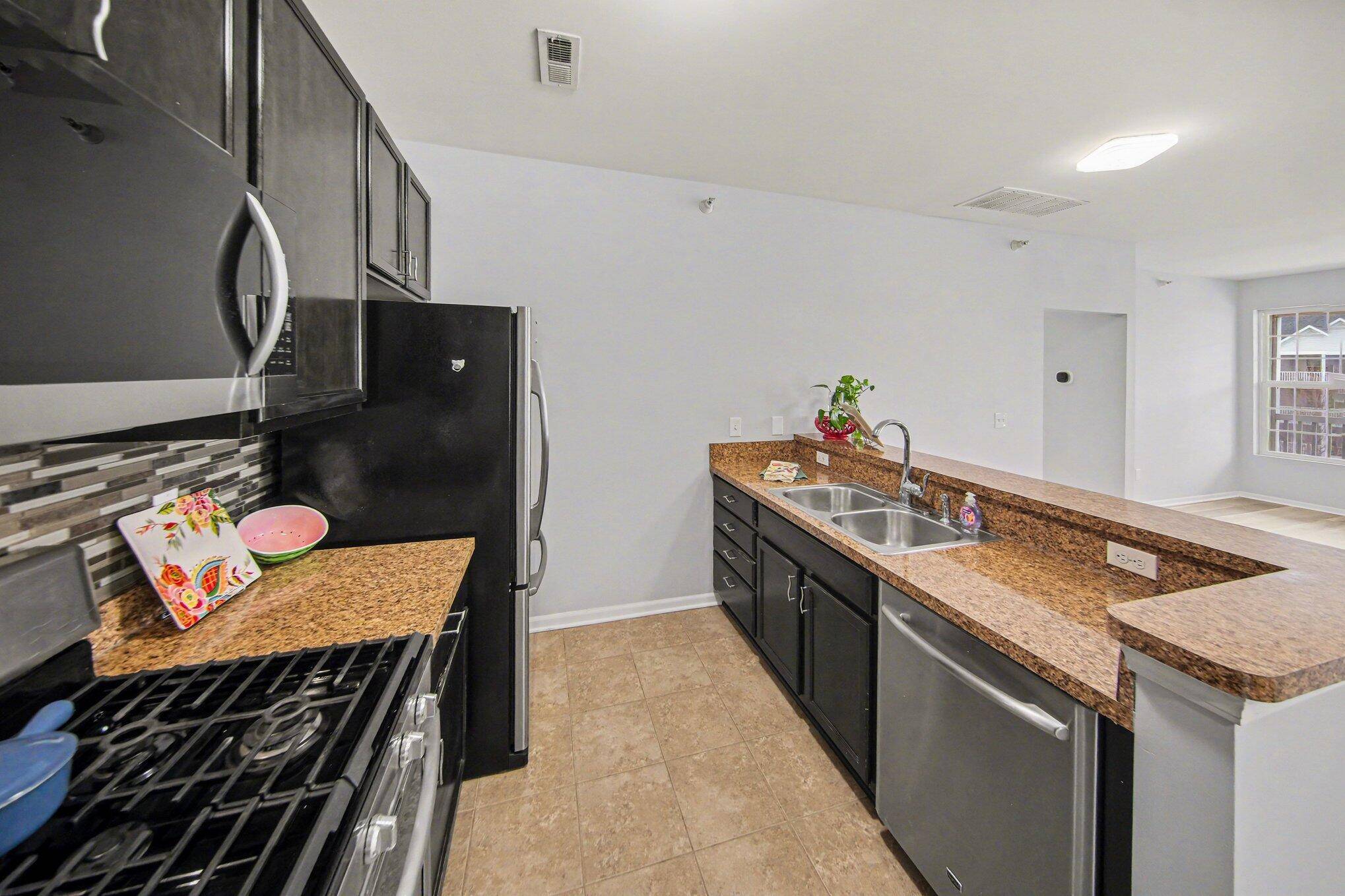 1016 W Summerfield Glen CIR #87, Scio Twp, MI 48103