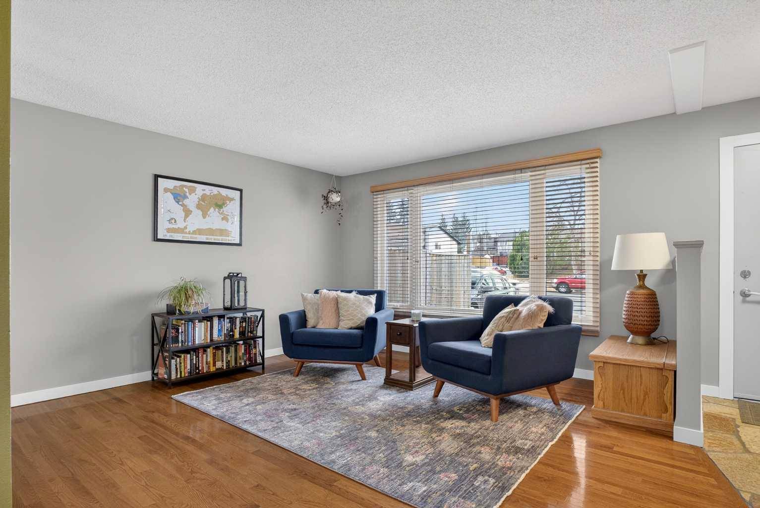 1480 Berkley DR NW, Calgary, AB T3k 1T8