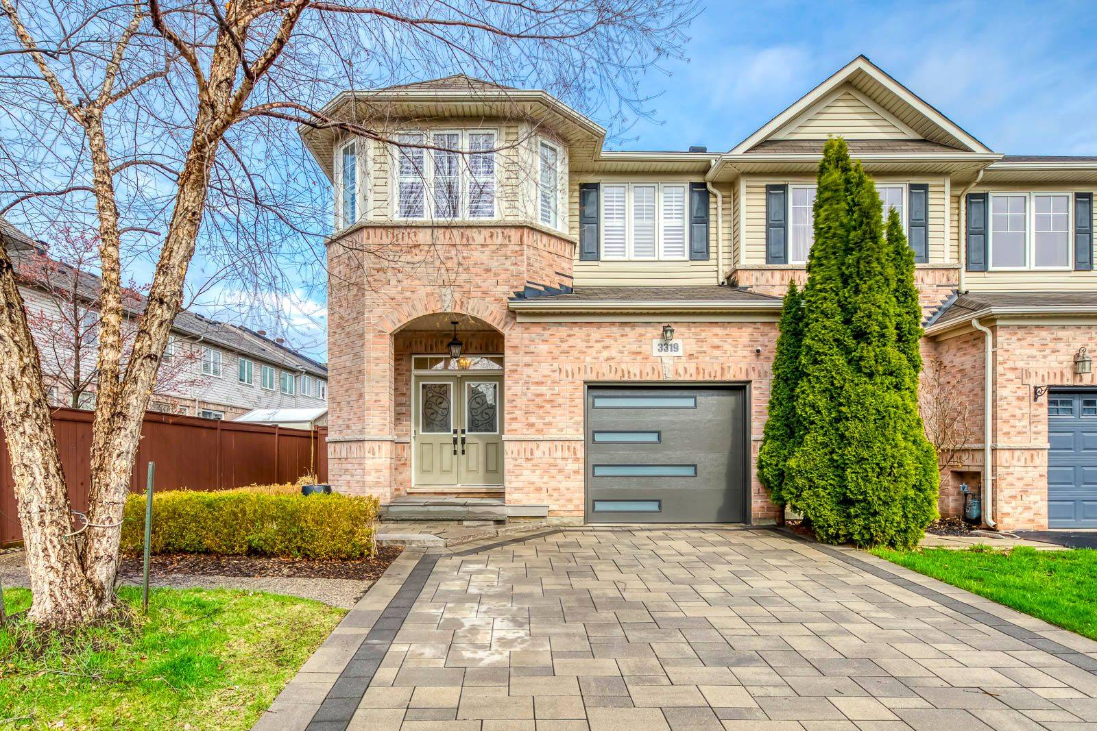 3319 Stalybridge DR, Oakville, ON L6M 0L1