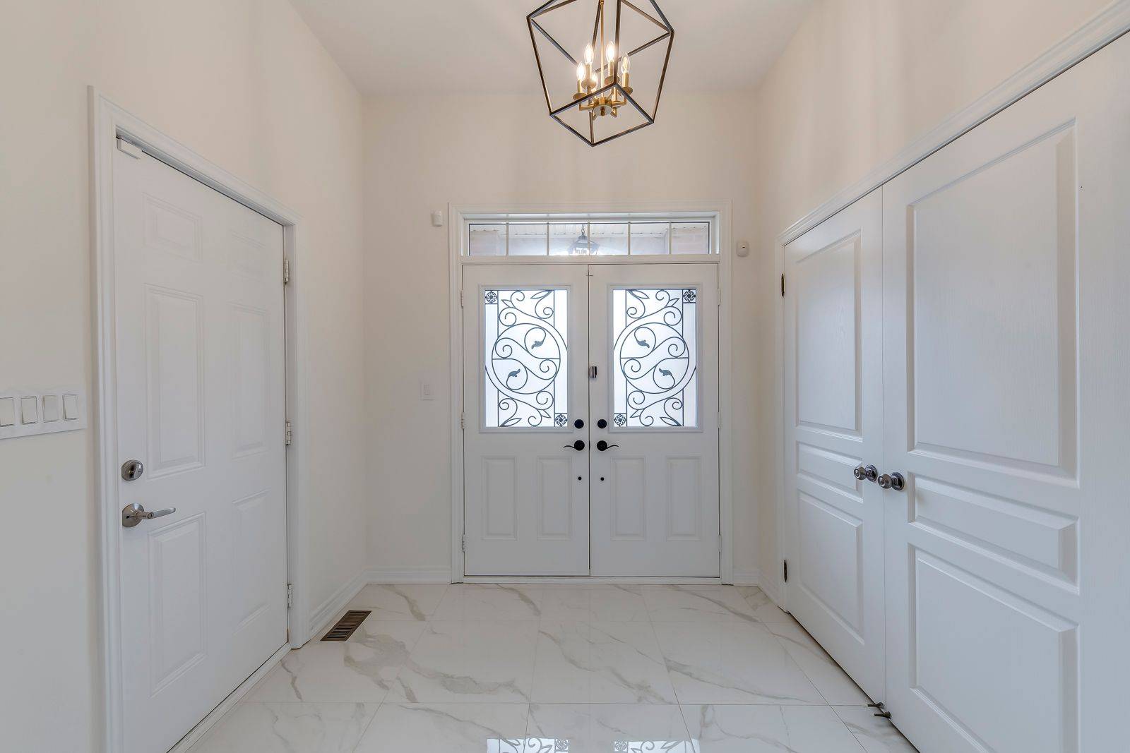 3319 Stalybridge DR, Oakville, ON L6M 0L1