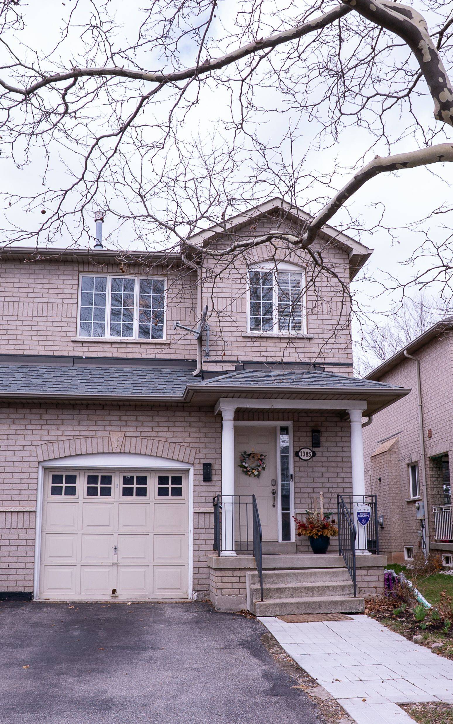 1385 Brookstar DR, Oakville, ON L6M 3W2