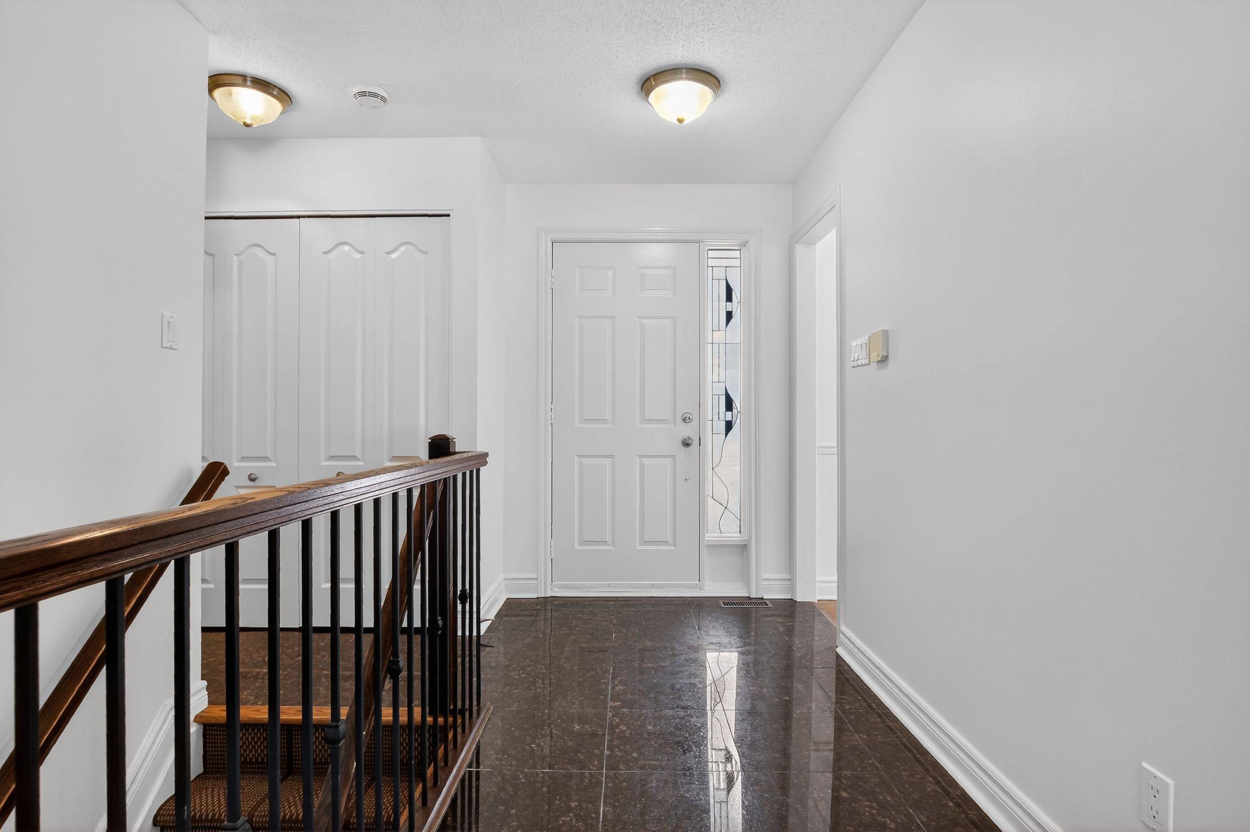 100 Darlington Private W, Hunt Club - Windsor Park Village And Area, ON K1V 0X8