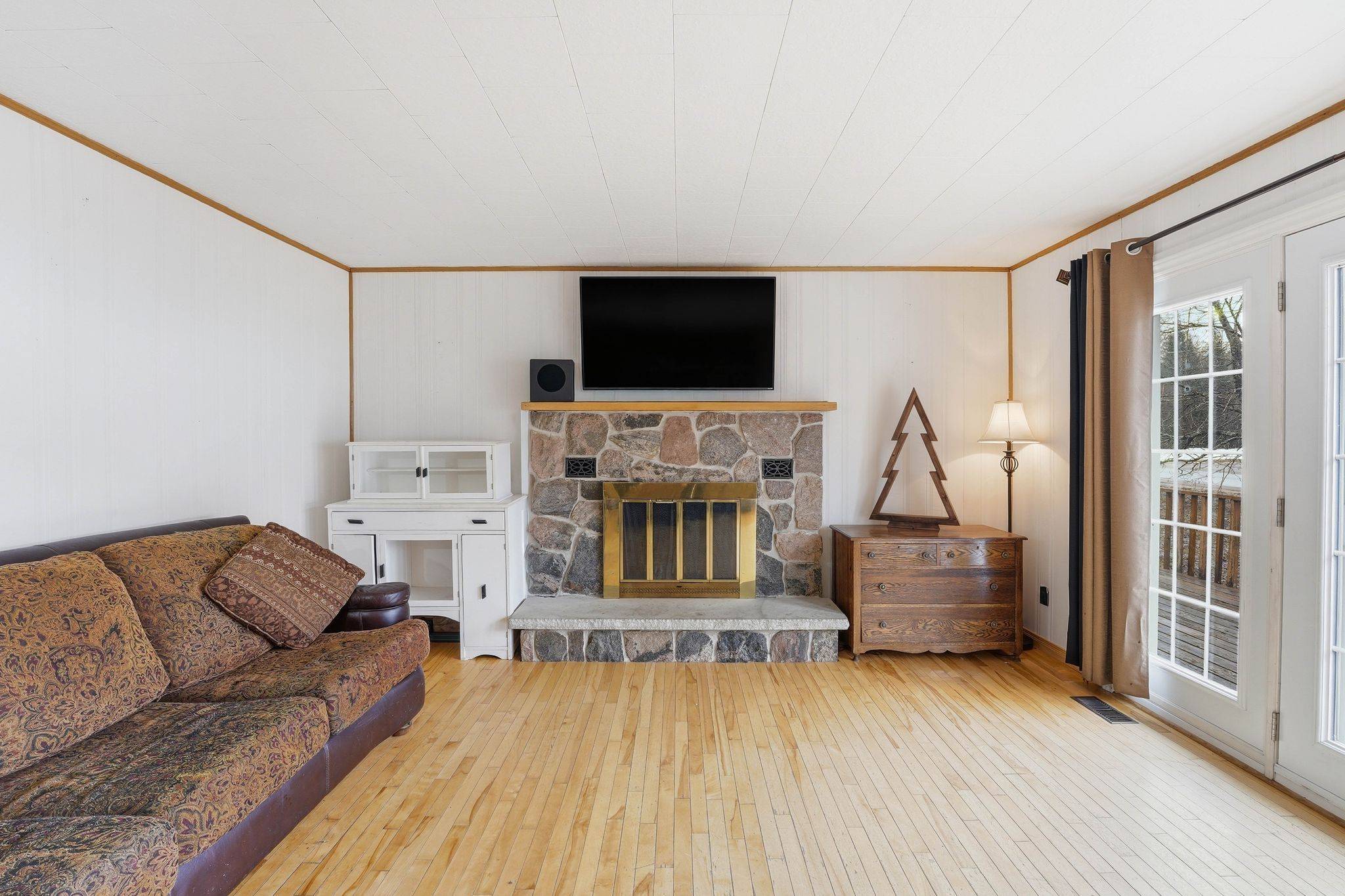 301 Hybla RD, Hastings Highlands, ON K0L 1C0