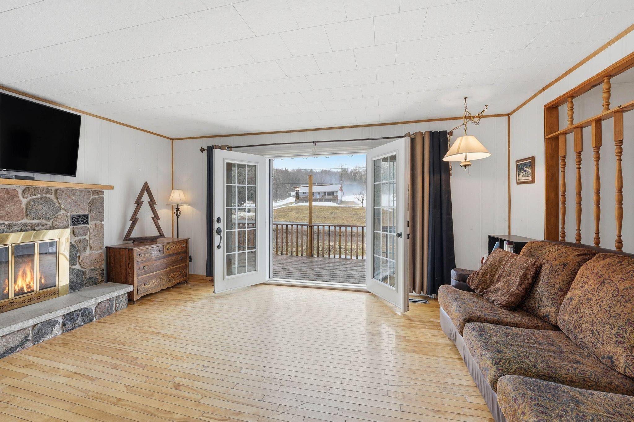 301 Hybla RD, Hastings Highlands, ON K0L 1C0