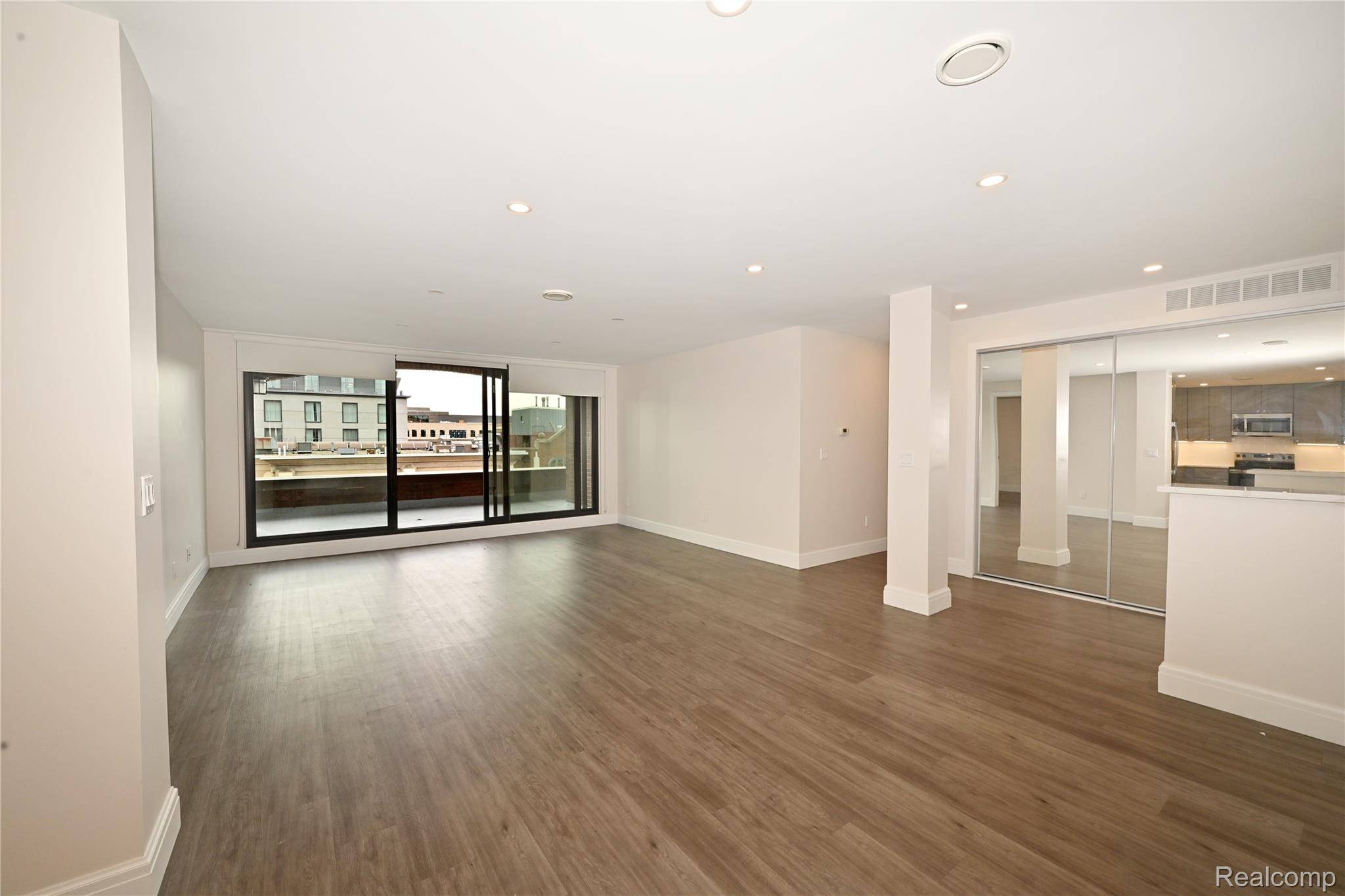 211 E Merrill Street #302, Birmingham, MI 48009