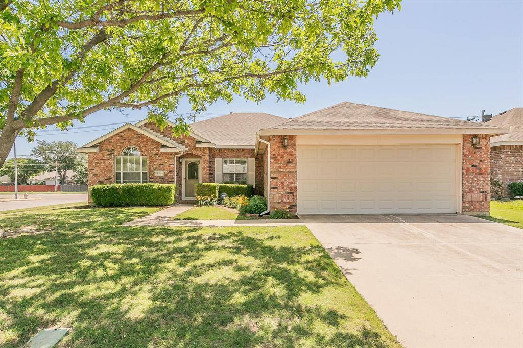 8301 Clearbrook Drive, Fort Worth, TX 76123