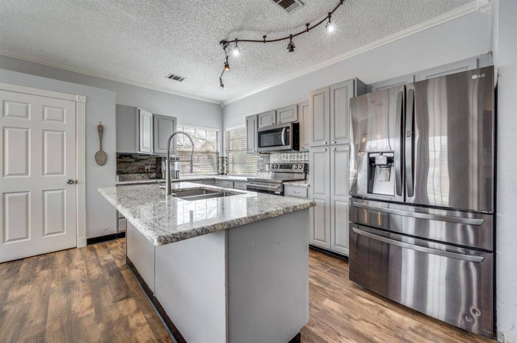 2018 Frontier Trail, Lewisville, TX 75067