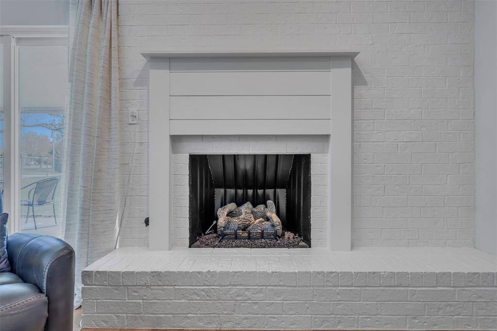 401 Ferenz Court, Crowley, TX 76036