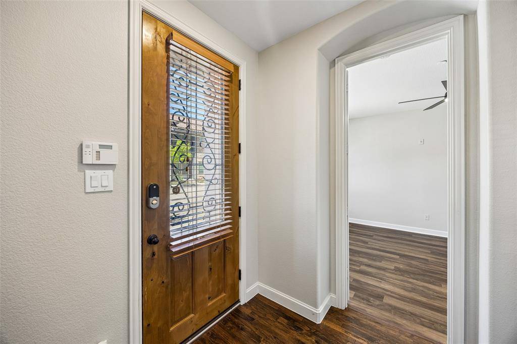 6722 Plaza Via, Irving, TX 75039