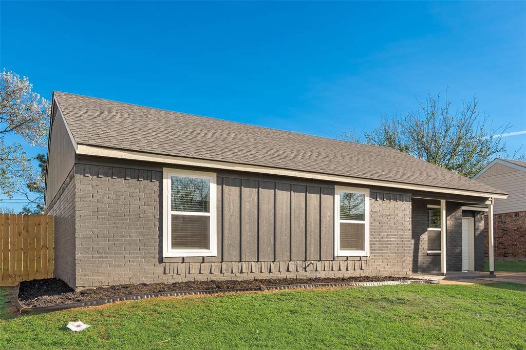 823 Cavalier Drive, Arlington, TX 76017