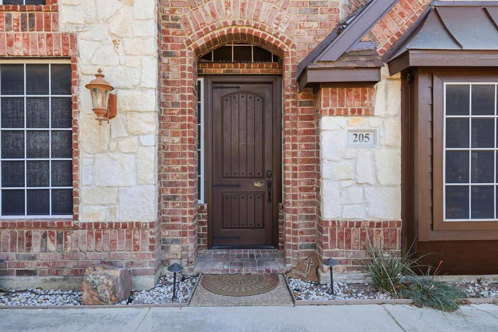 205 Odyssey Lane, Mansfield, TX 76063