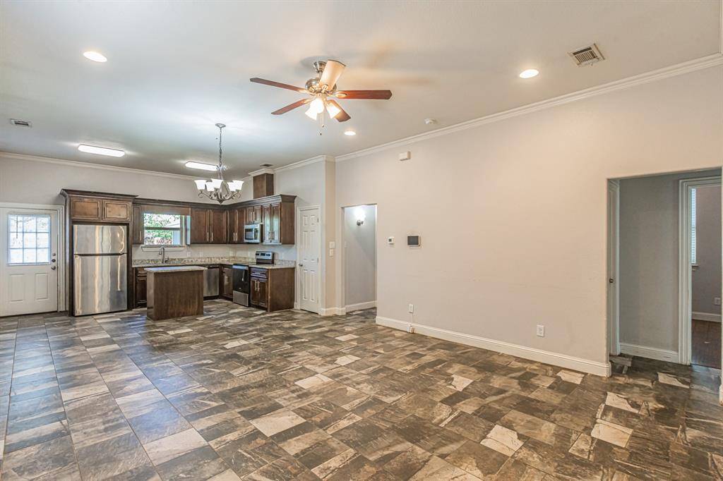 4927 Mexicana Road, Dallas, TX 75212