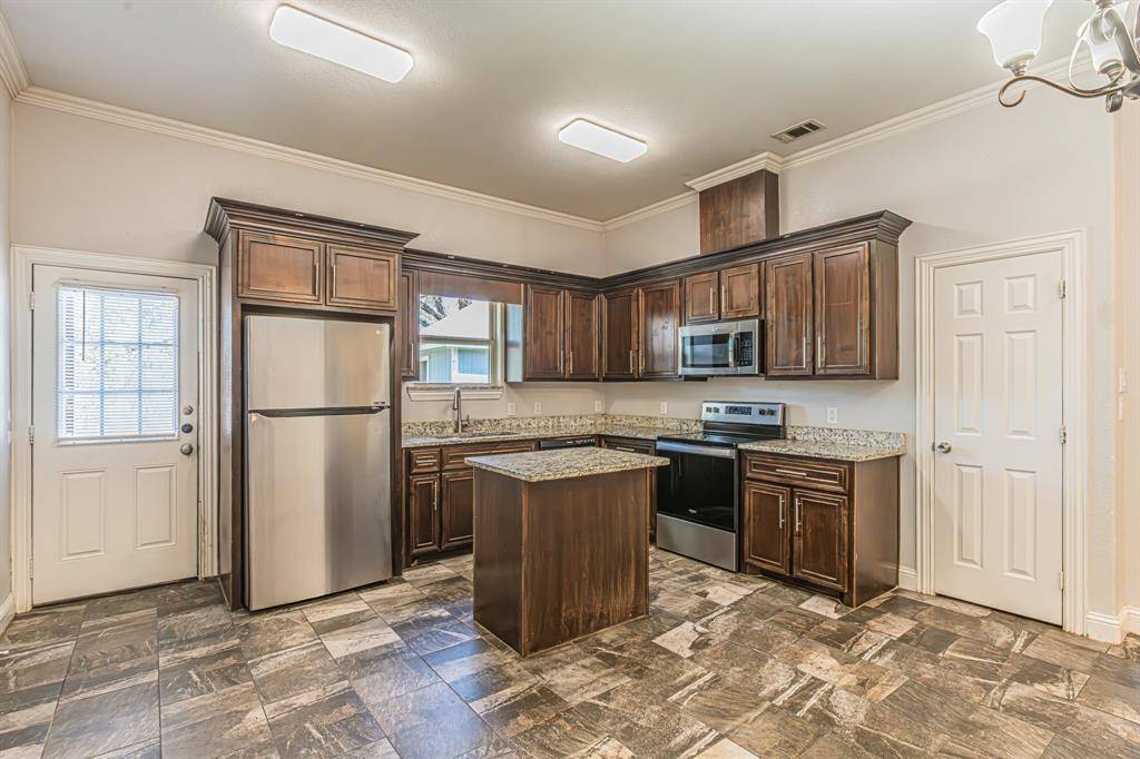 4927 Mexicana Road, Dallas, TX 75212