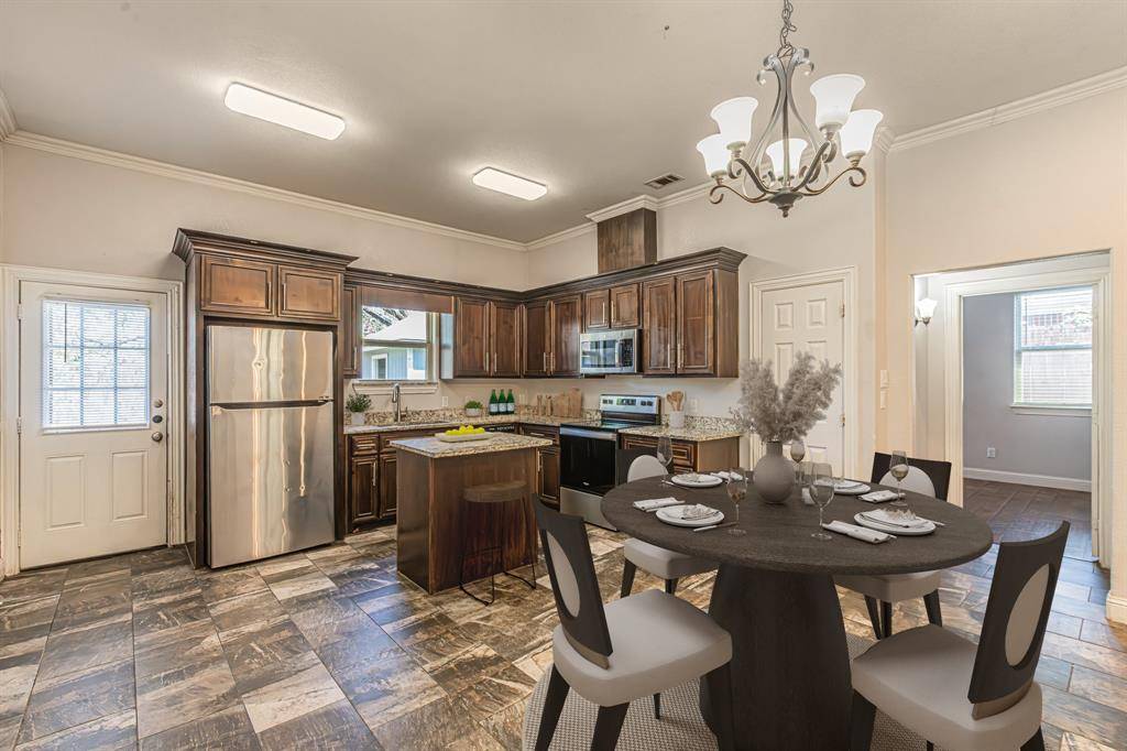 4927 Mexicana Road, Dallas, TX 75212