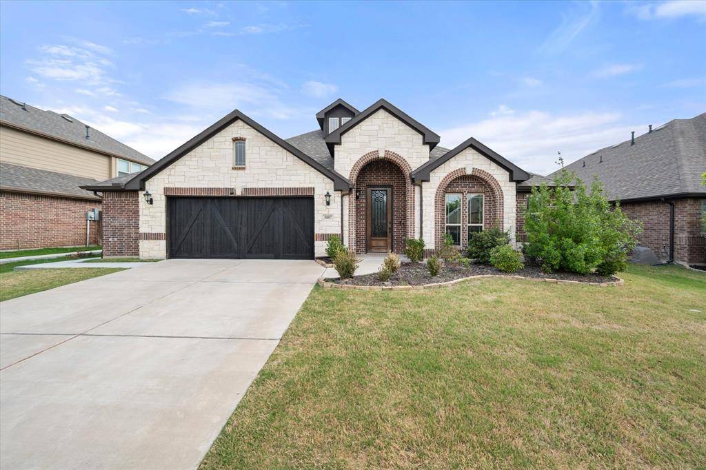 5007 Lake Park Drive, Mansfield, TX 76063