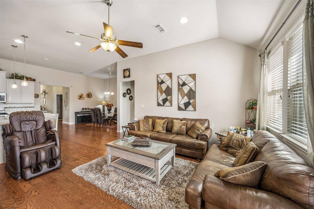 8004 Larch Lane, Fort Worth, TX 76131