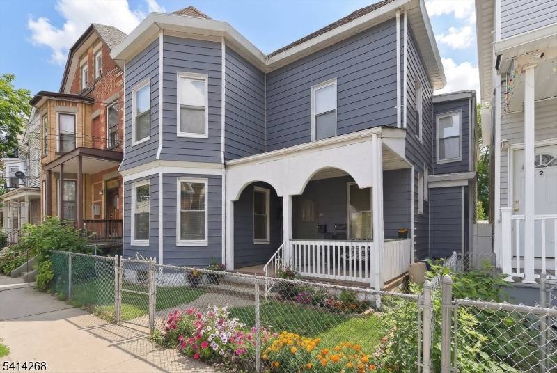 27 Jacques St, Elizabeth City, NJ 07201