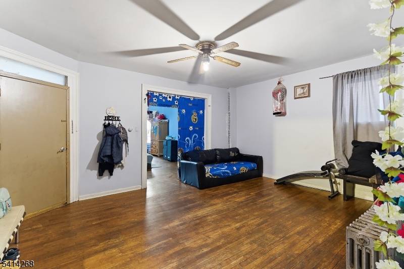 27 Jacques St, Elizabeth City, NJ 07201