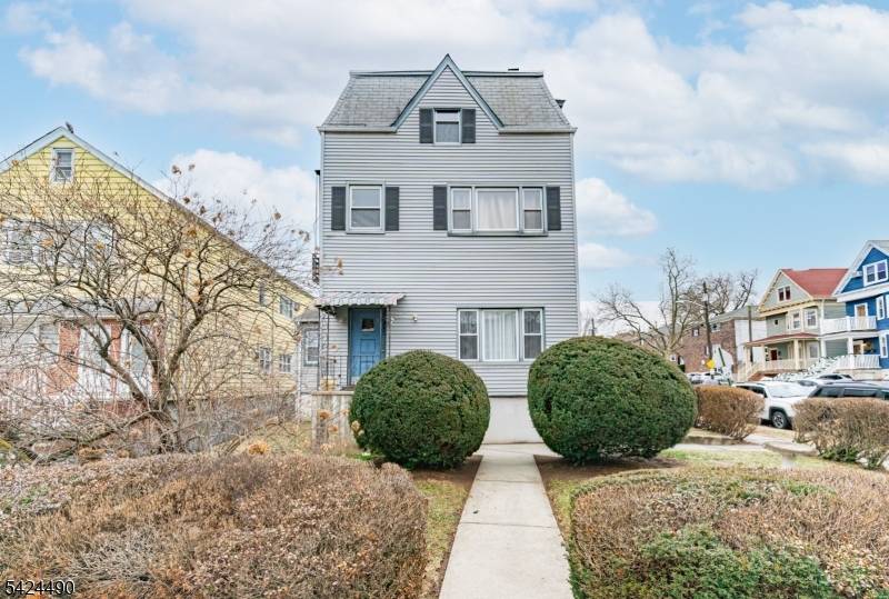 742 Avenue A, Bayonne City, NJ 07002