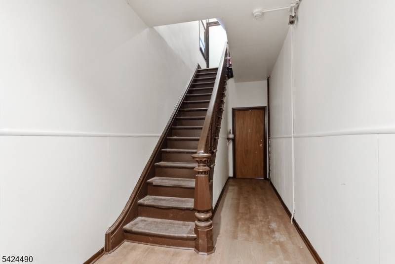 742 Avenue A, Bayonne City, NJ 07002