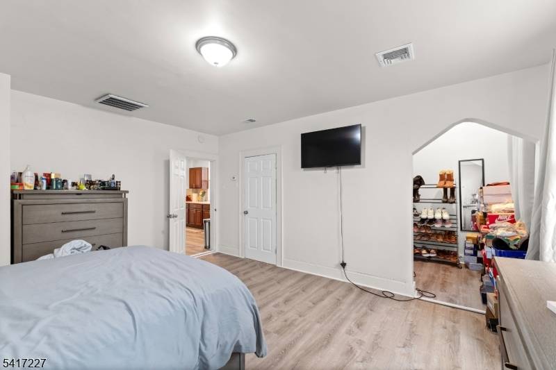 92 S Devine St, Newark City, NJ 07106