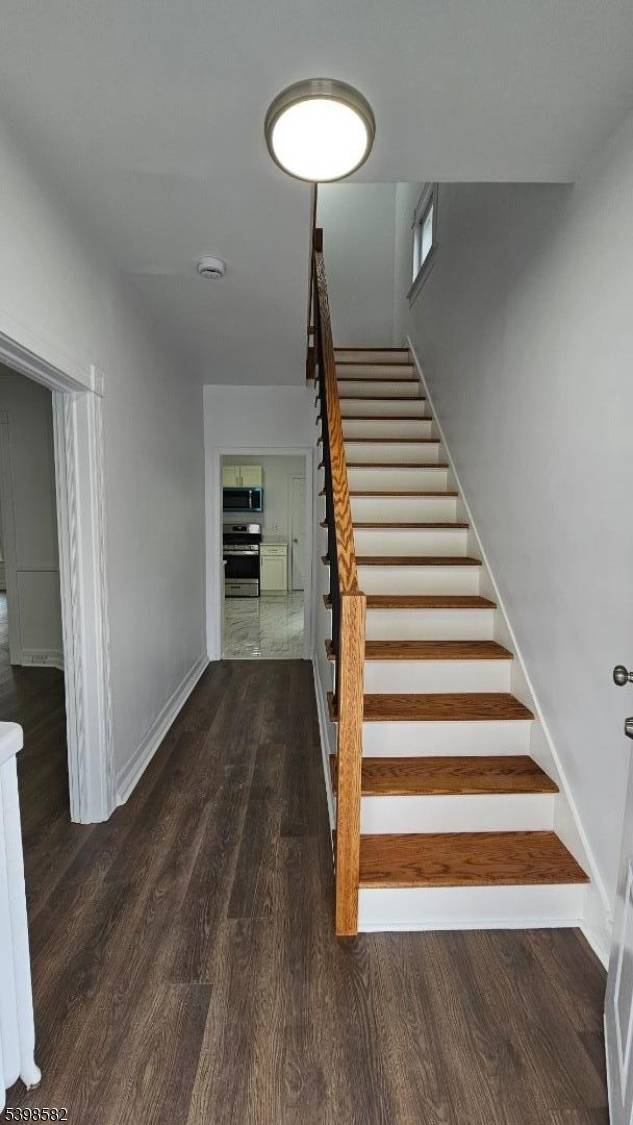 5 Jefferson St, Newton Town, NJ 07860