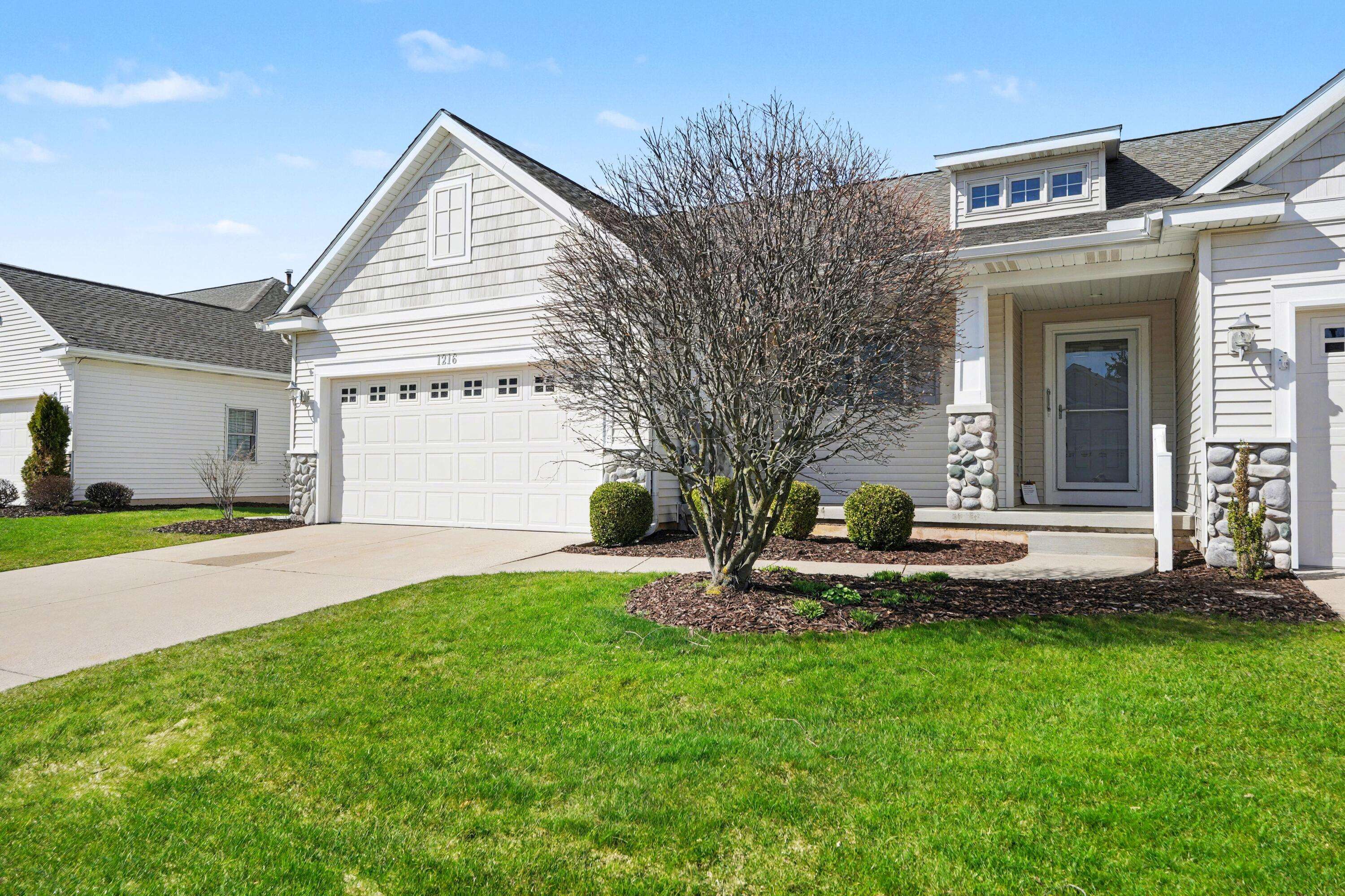 1216 S Linwood DR NW #23, City Of Walker, MI 49534