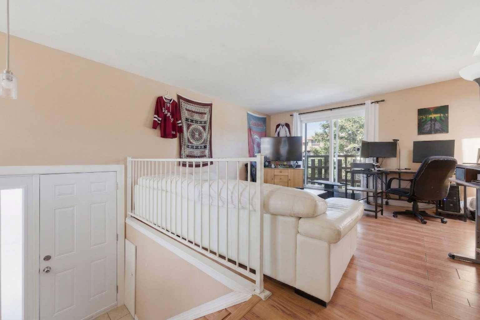 6333 24th AVE NE, Calgary, AB T1Y2C5