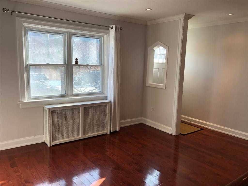 40 Crofton RD, Toronto C11, ON M4G 2B4