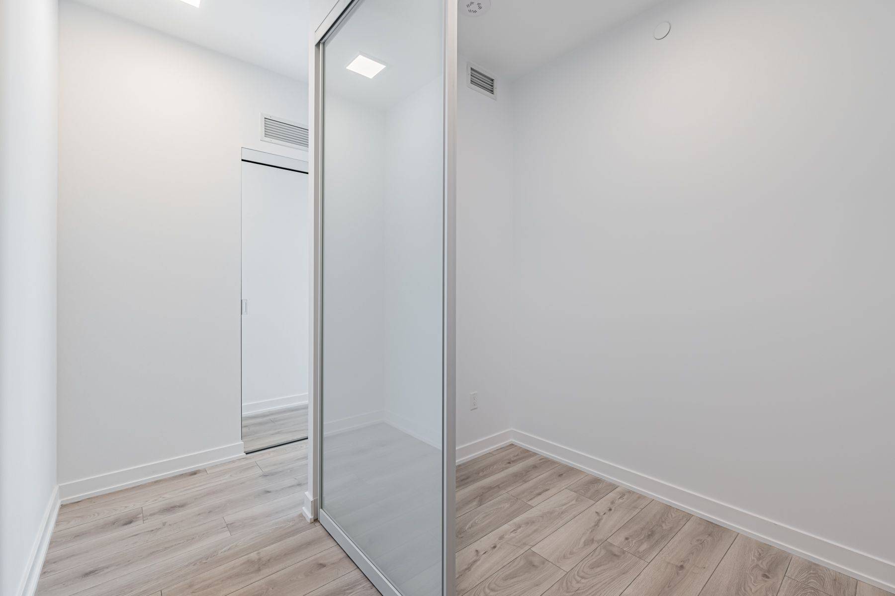 29 Green Trail CT #3009, Toronto C15, ON M2K 0J9