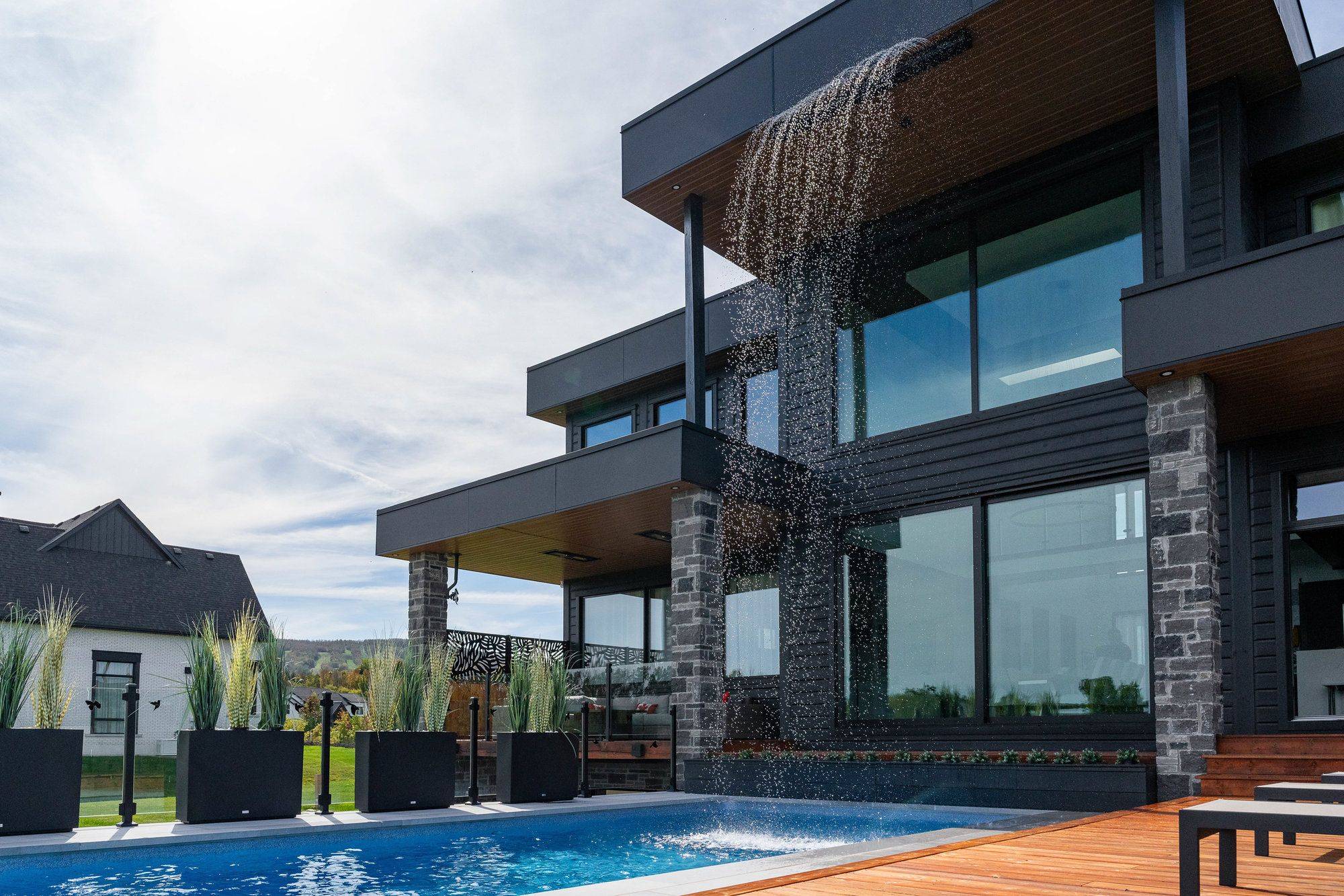 4 Raintree CT, Clearview, ON L9Y 0K2