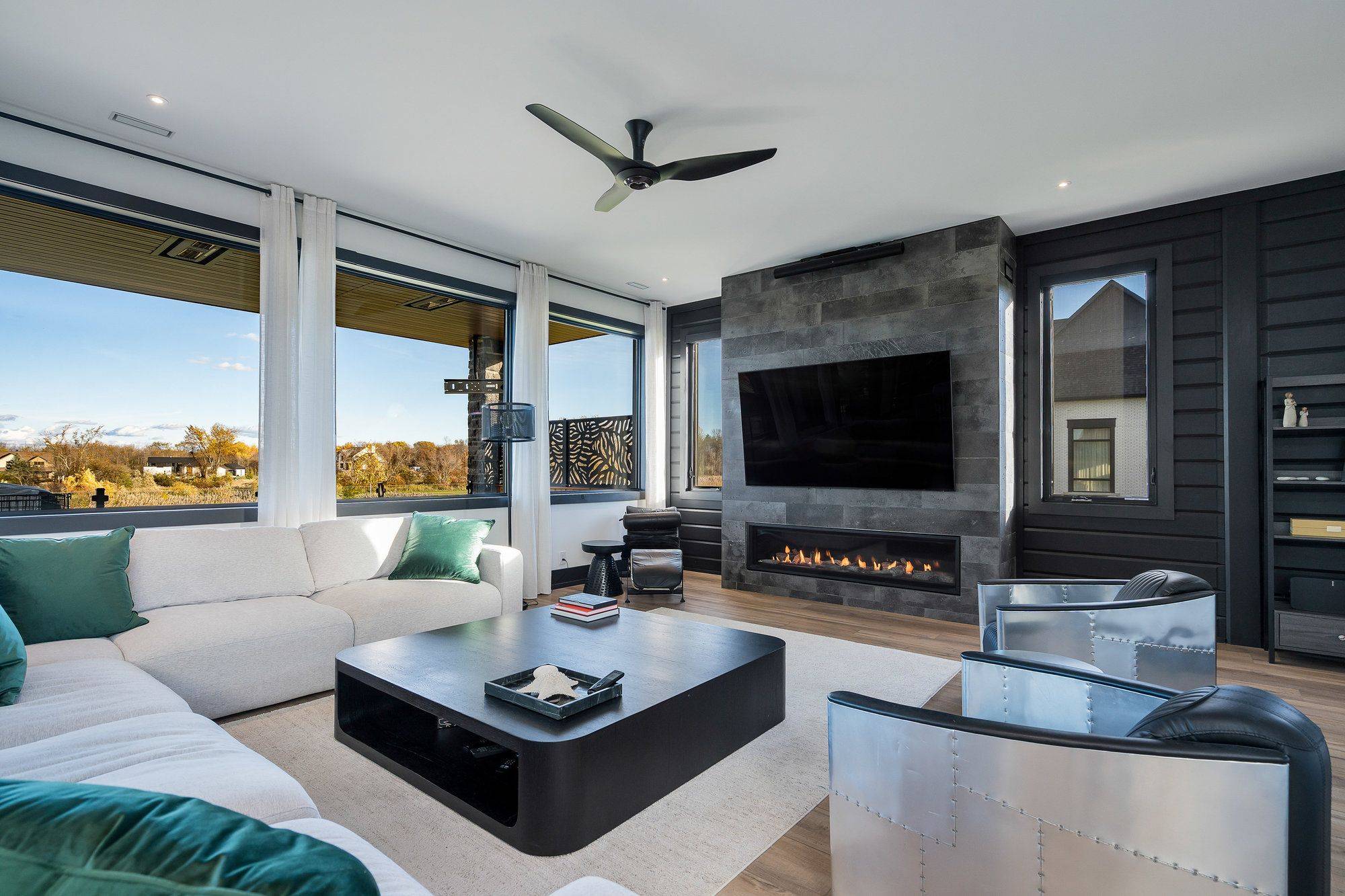 4 Raintree CT, Clearview, ON L9Y 0K2