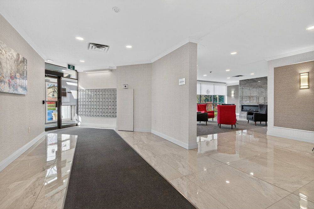 5090 Pinedale AVE #1007, Burlington, ON L7L 3V8