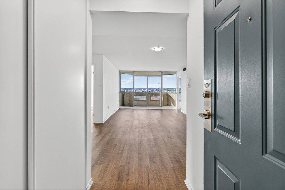 5090 Pinedale AVE #1007, Burlington, ON L7L 3V8