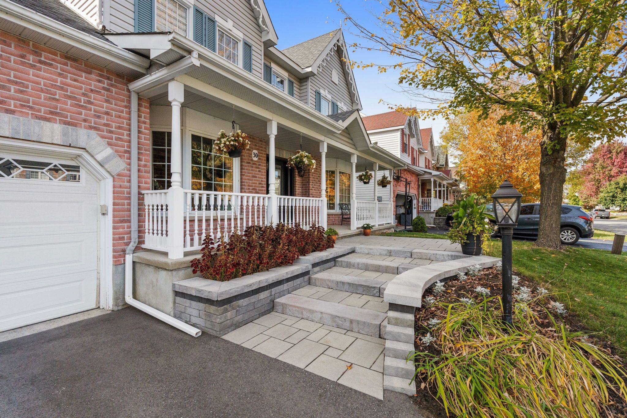 30 Crantham CRES, Stittsville - Munster - Richmond, ON K2S 1R2