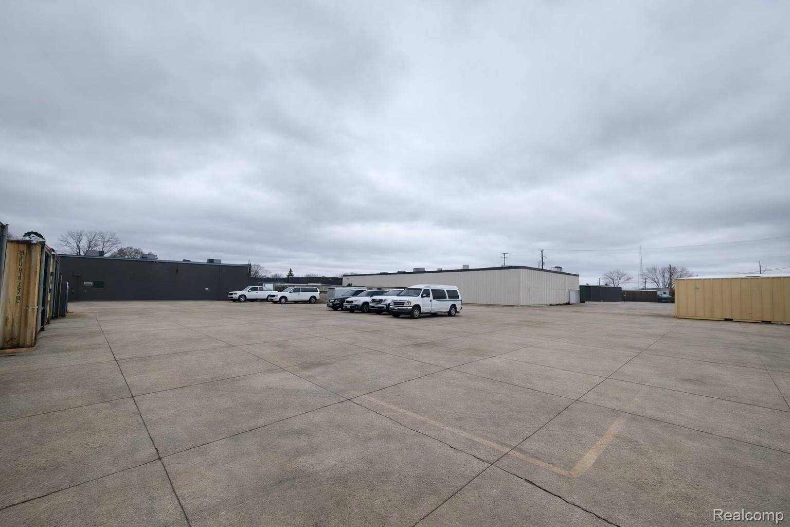 14156 E 11 Mile Rd, Warren, MI 48089