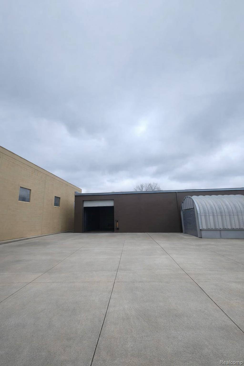 14156 E 11 Mile Rd, Warren, MI 48089