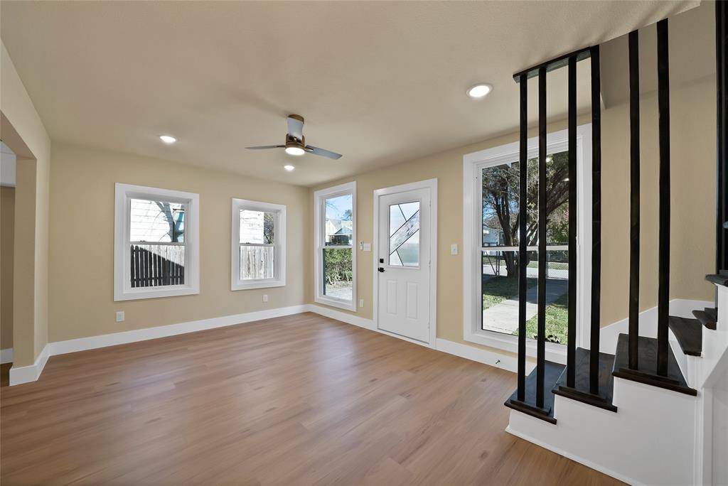 2527 Alaska Avenue, Dallas, TX 75216