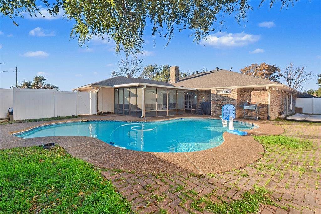 602 Wentworth Drive, Richardson, TX 75081