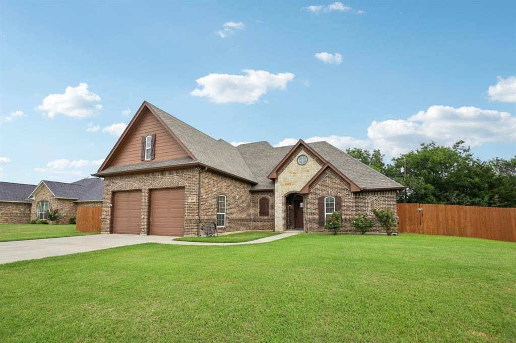 405 Edgewood Terrace, Boyd, TX 76023