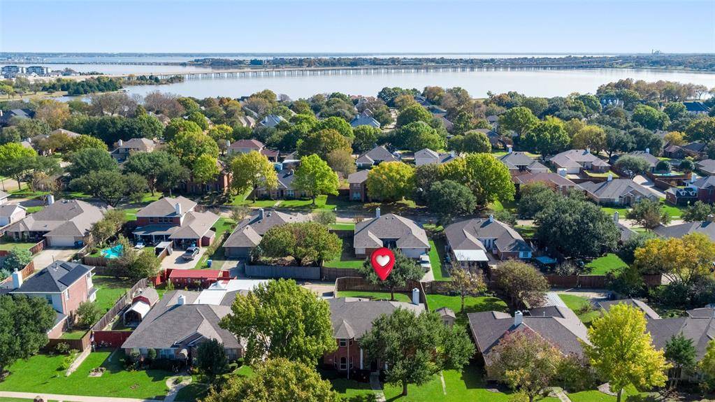 4010 Bluffpoint Road, Rowlett, TX 75088