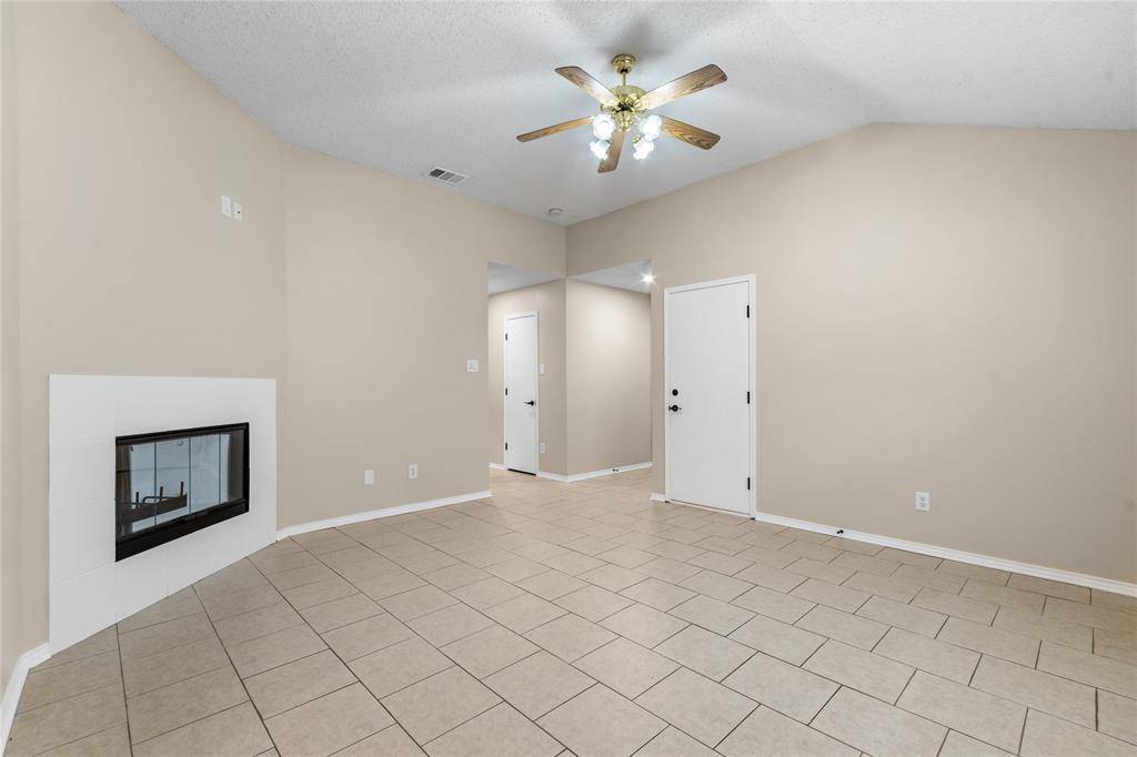 1035 N Ravinia Drive, Dallas, TX 75211