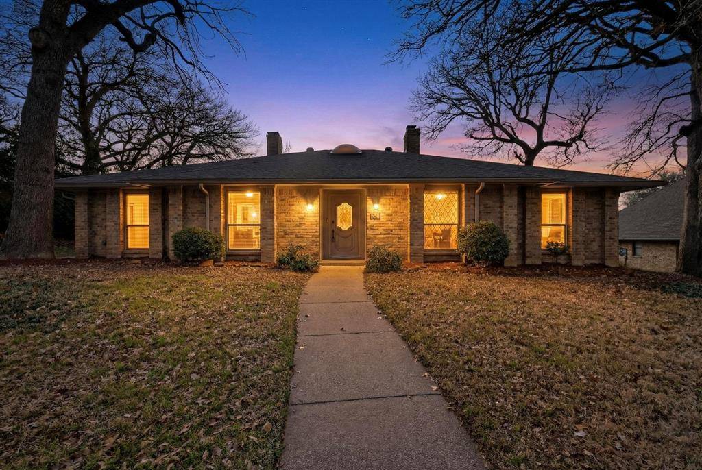 2712 Lincoln Drive, Arlington, TX 76006