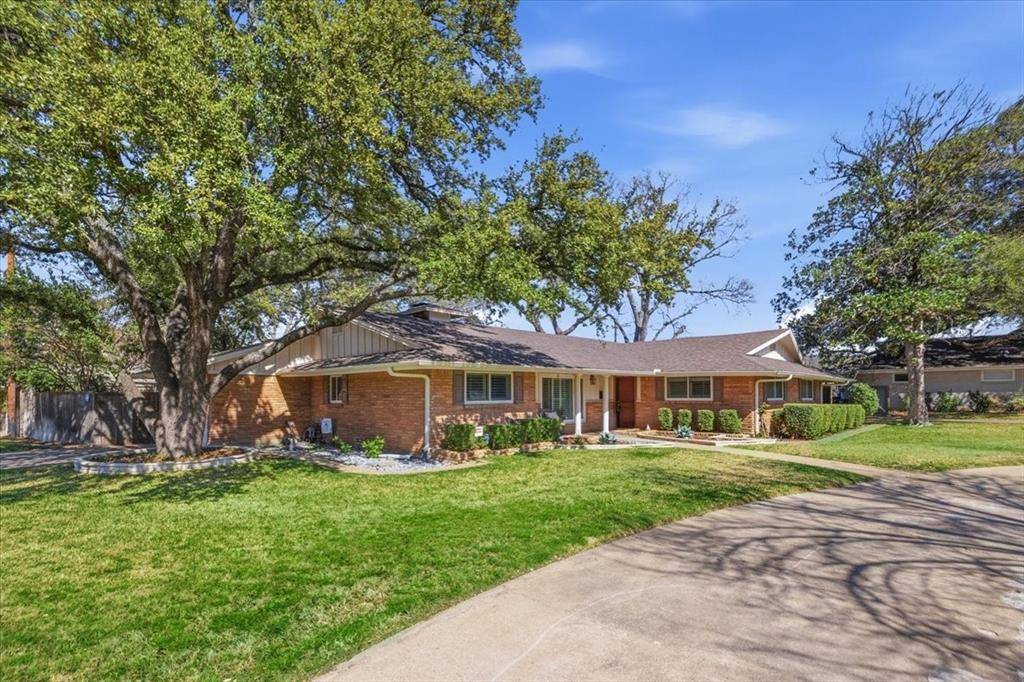 4609 Hildring Drive E, Fort Worth, TX 76109