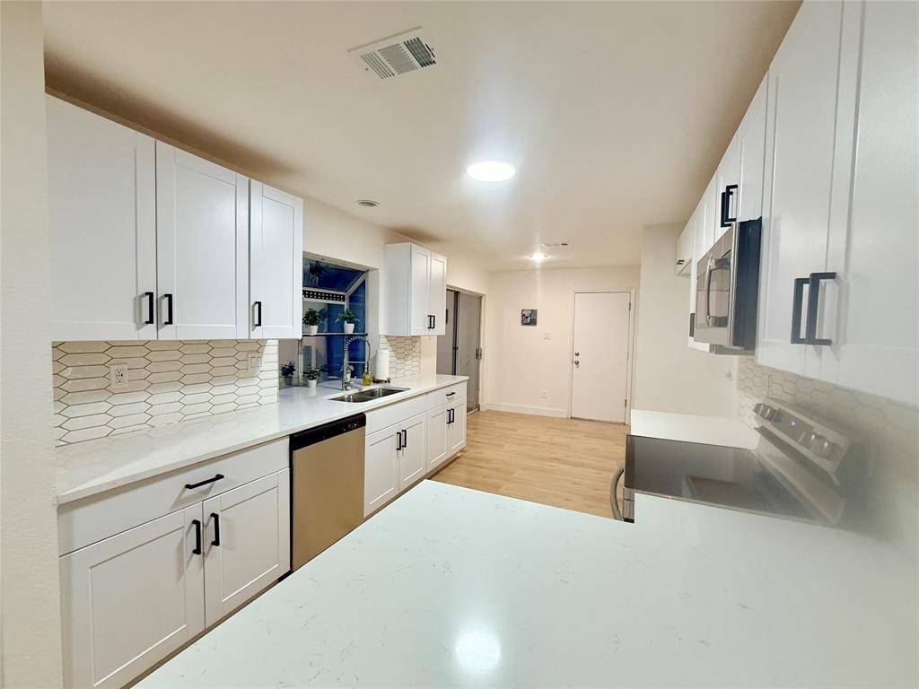 4243 Timberglen Road, Dallas, TX 75287