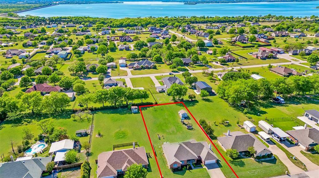 1015 Meadow Hill Drive, Lavon, TX 75166