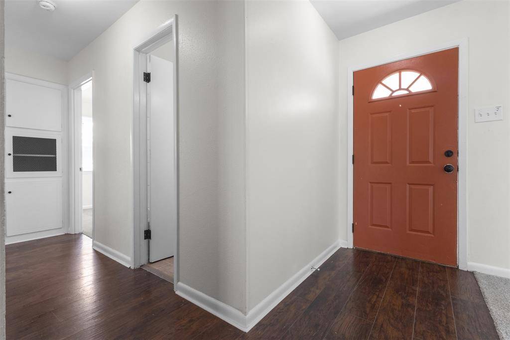 2909 Grove Street, Irving, TX 75060