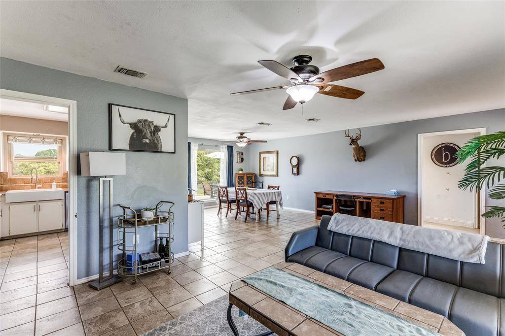 1232 County Road 4371, Decatur, TX 76234