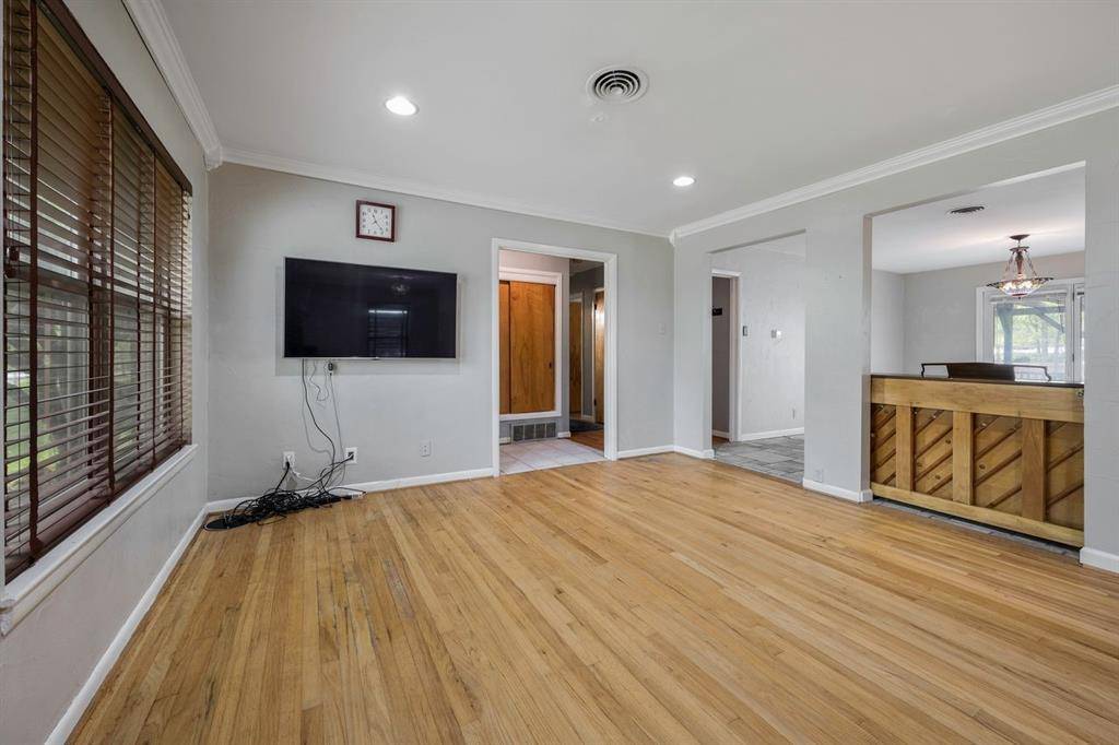 2216 Springhill Drive, Dallas, TX 75228