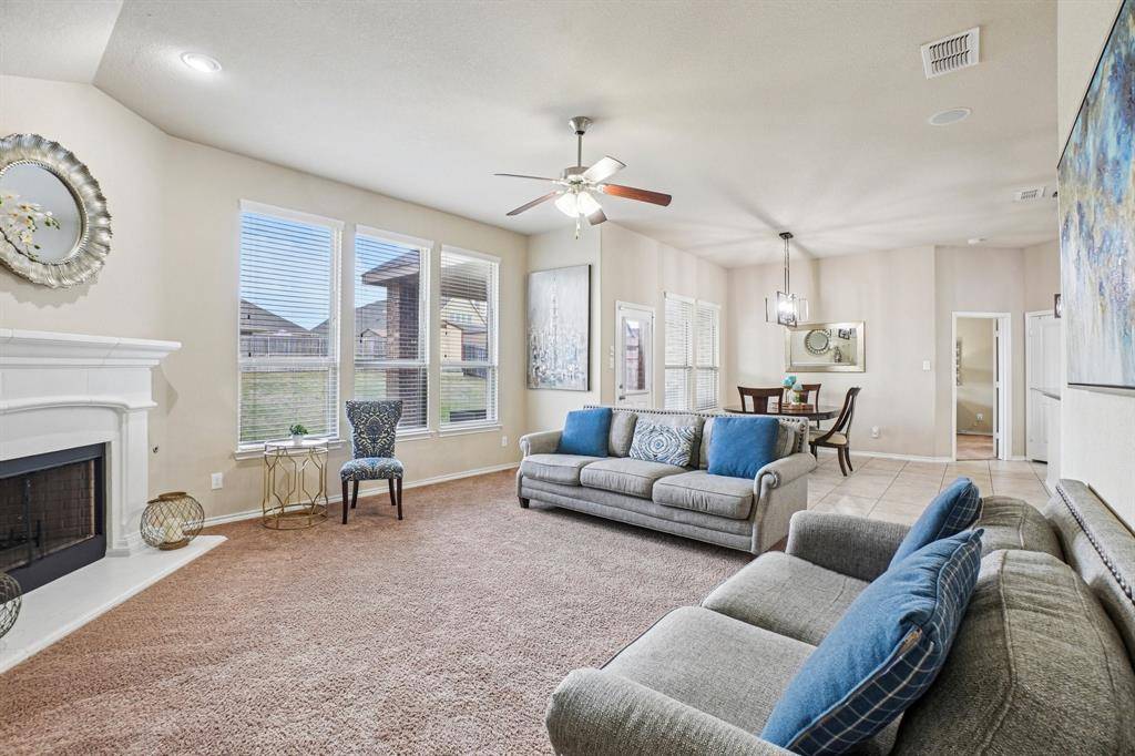 1117 Daventry Drive, Glenn Heights, TX 75154